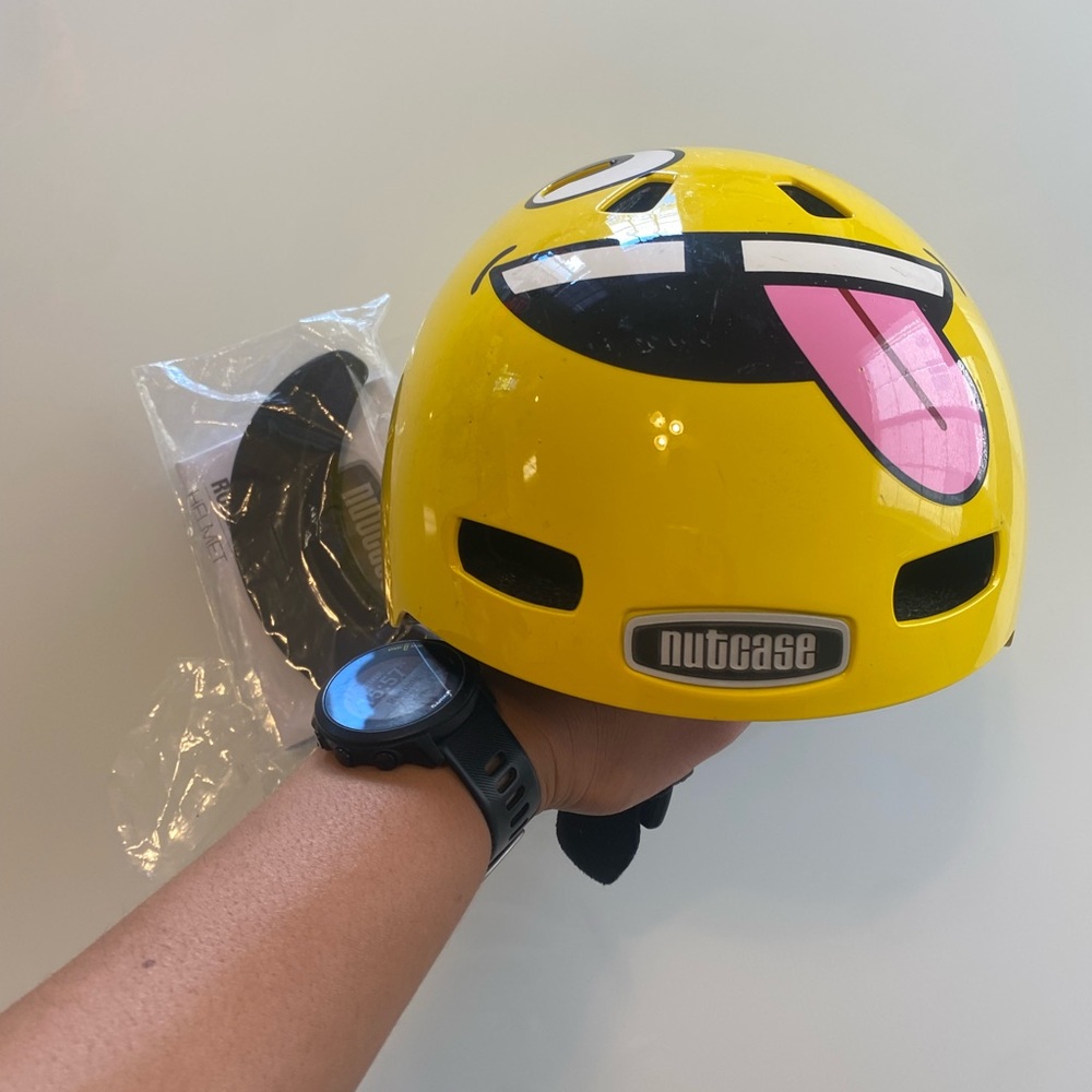 Nutcase toddler helmet Tongues Out Gloss w/MIPS (Little Nutty)